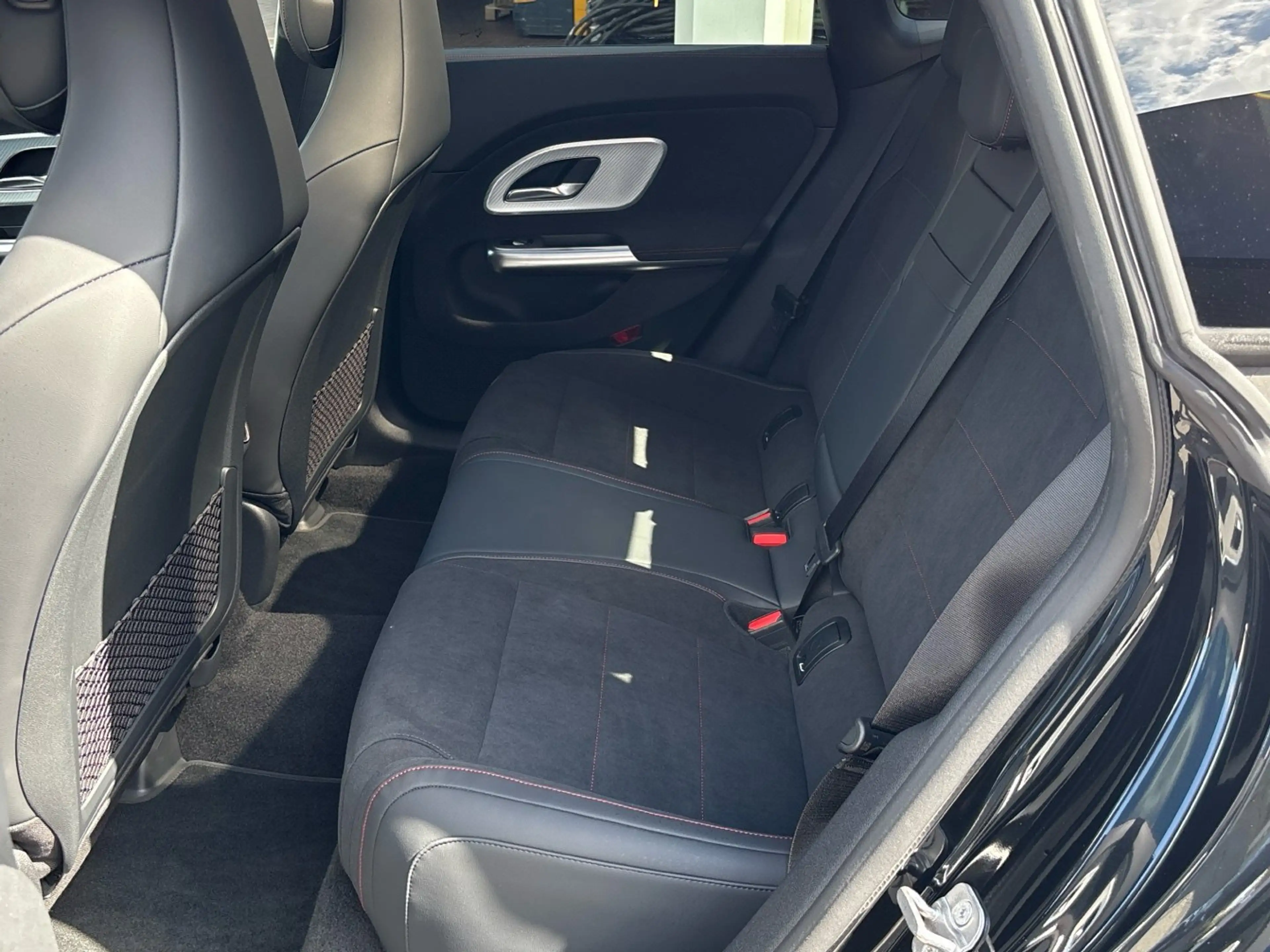 Mercedes-Benz CLA 200 AMG Premium Night Superscreen Memory 19" — photo 14
