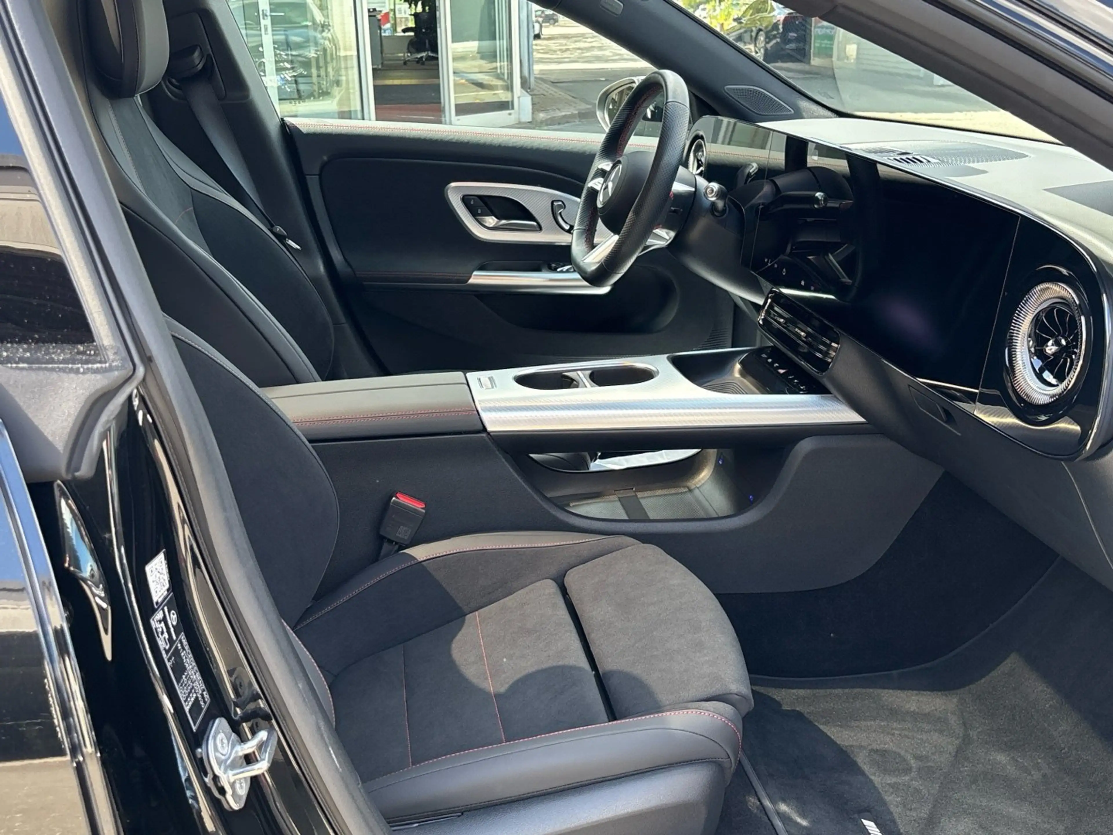 Mercedes-Benz CLA 200 AMG Premium Night Superscreen Memory 19" — photo 13