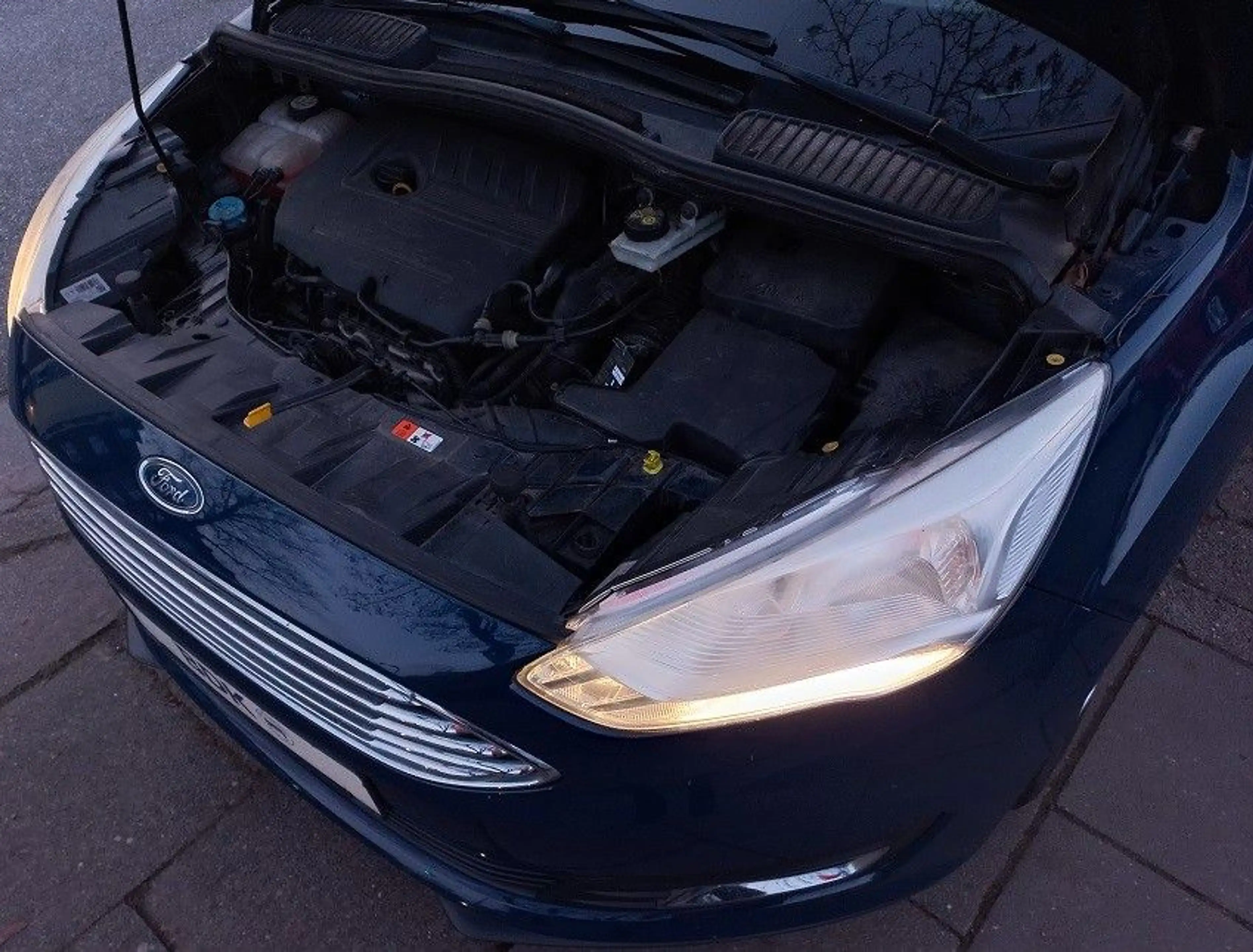 Ford Grand C-Max Grand C-MAX Titanium 1,5 EcoBoost Klima SHZ PDC — photo 26