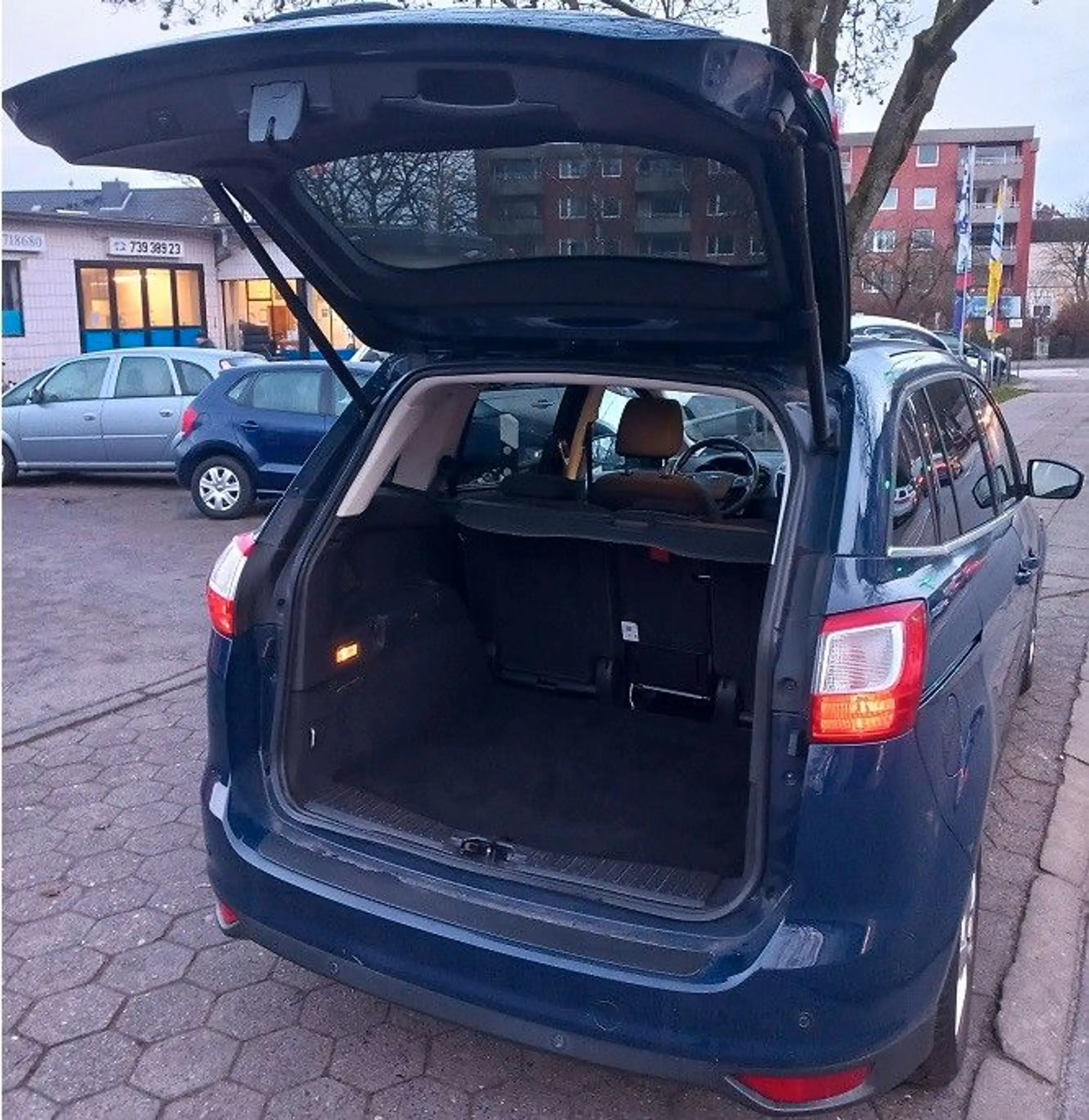 Ford Grand C-Max Grand C-MAX Titanium 1,5 EcoBoost Klima SHZ PDC — photo 15