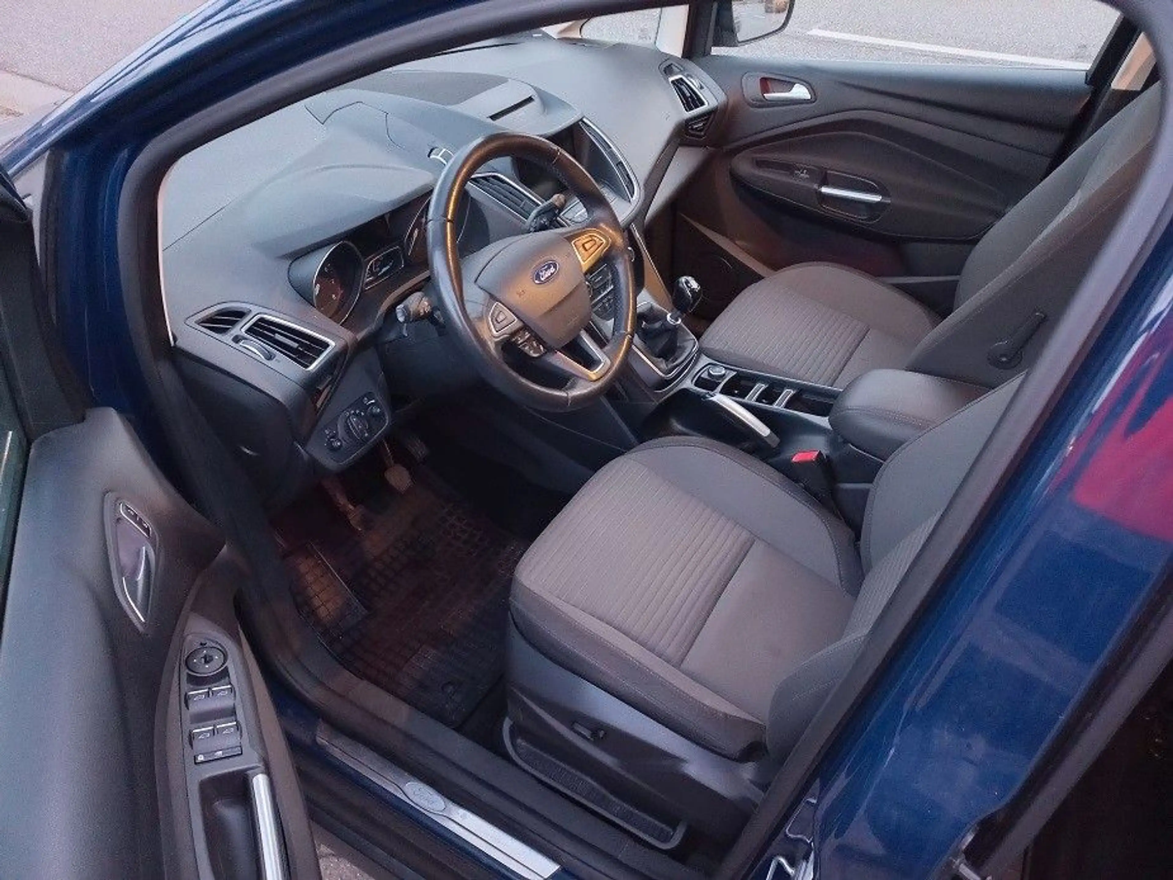 Ford Grand C-Max Grand C-MAX Titanium 1,5 EcoBoost Klima SHZ PDC — photo 20