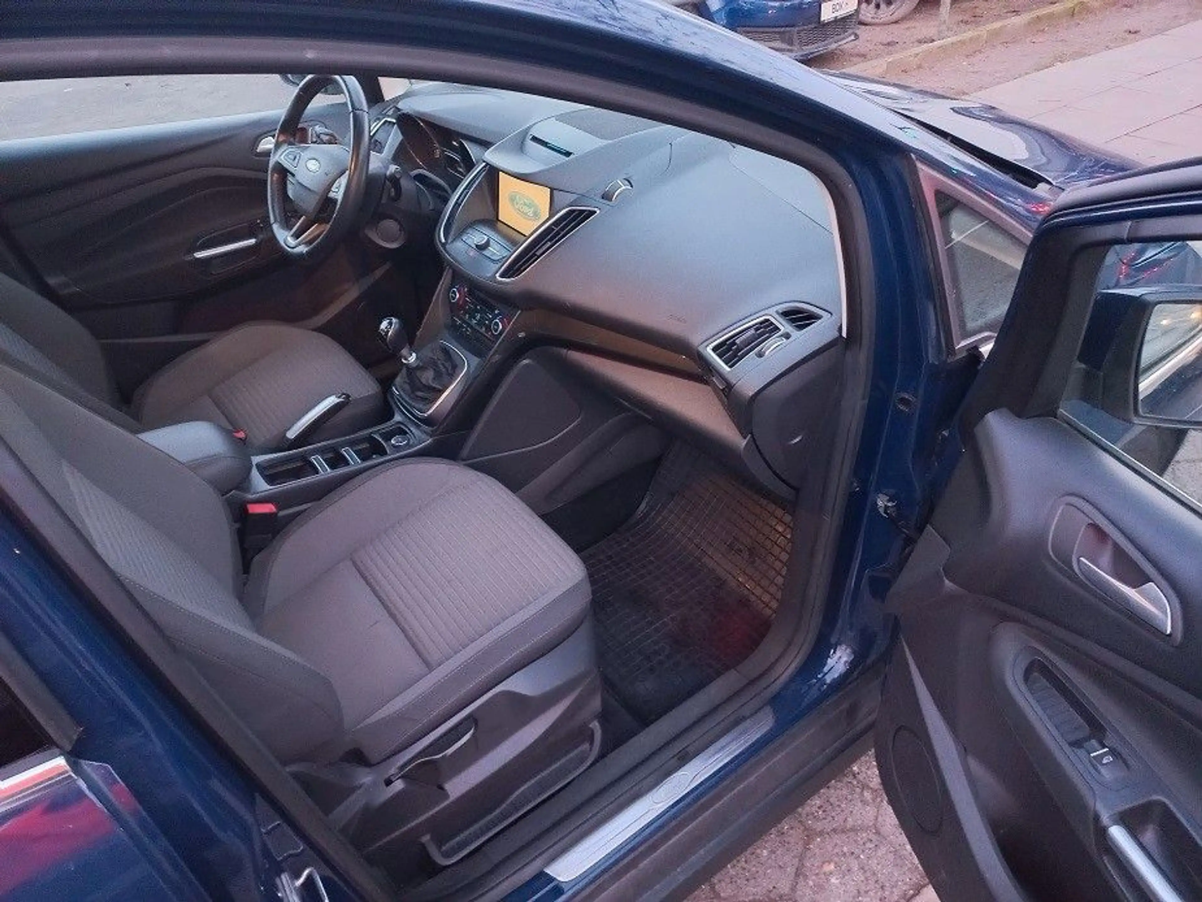 Ford Grand C-Max Grand C-MAX Titanium 1,5 EcoBoost Klima SHZ PDC — photo 13