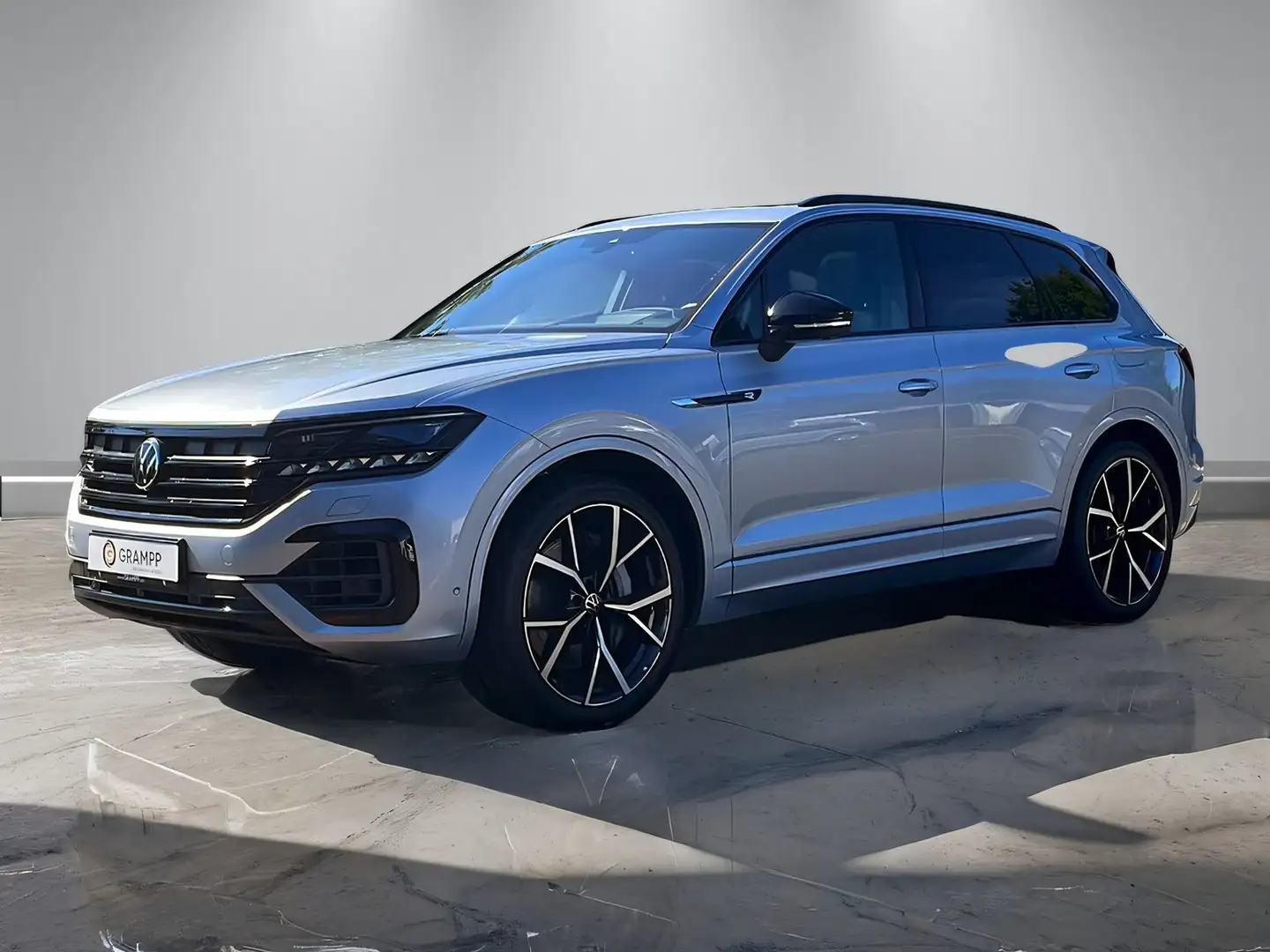 Volkswagen Touareg "R" 3.0TSI eHybrid +AHK+LUFT+MASSAGE+ Silber - 2