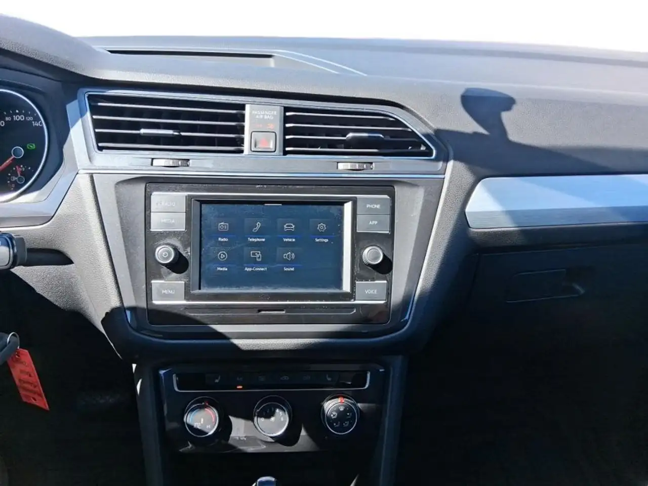 Volkswagen Tiguan снимка Volkswagen Tiguan