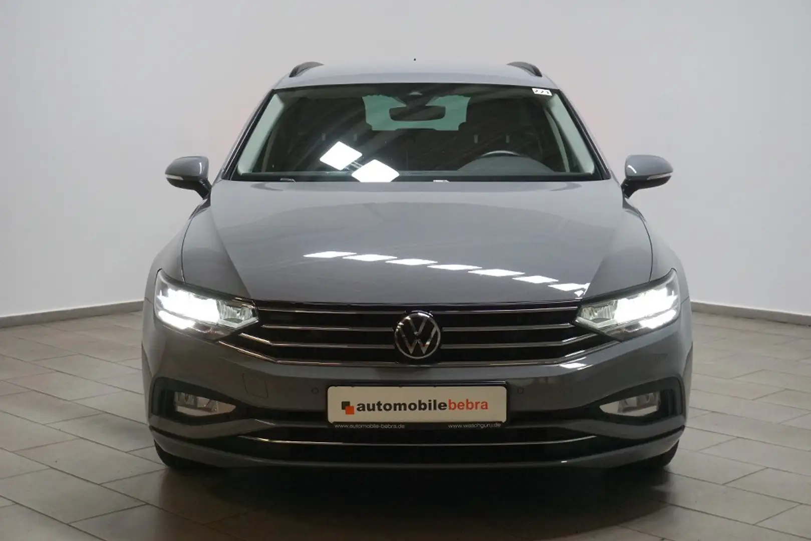Volkswagen Passat 2.0TDI DSG Virtual Navi LED SHZ Gris - 2