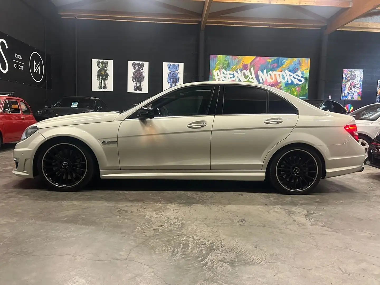 Mercedes-Benz C 63 AMG 63 AMG V8 457 ch W 204 Immat. Française - Import Canada Blanc - 2