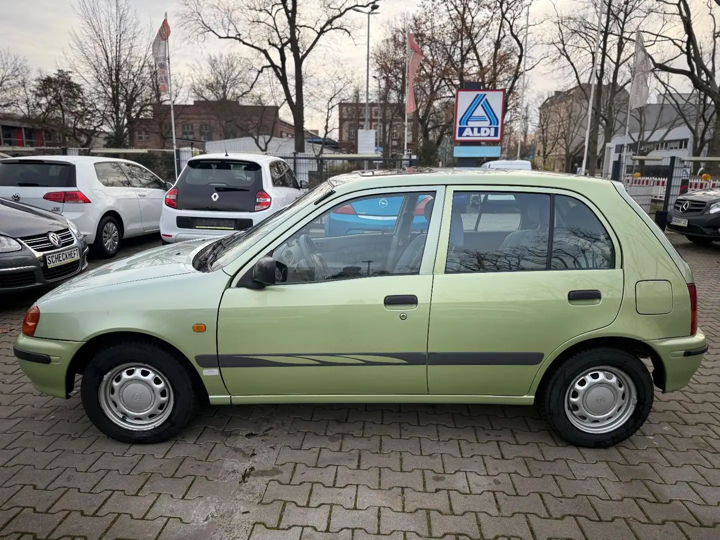 Toyota Starlet *AUTOMATIK*SCHECKHEFT Зелений - 2