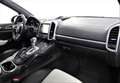 Porsche Cayenne 4.8 V8 570PS Turbo S Sport Chrono PCCB Schwarz - thumbnail 24