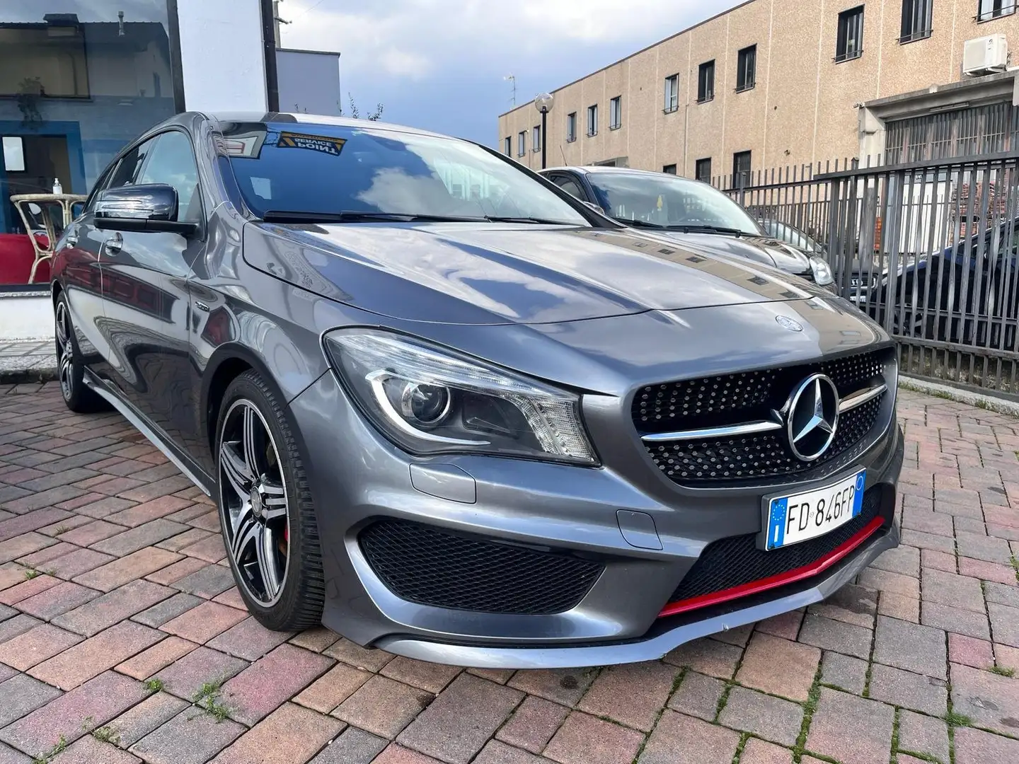 Mercedes-Benz CLA 250 CLA Shooting Brake 250 Supersport 4matic auto Szary - 2