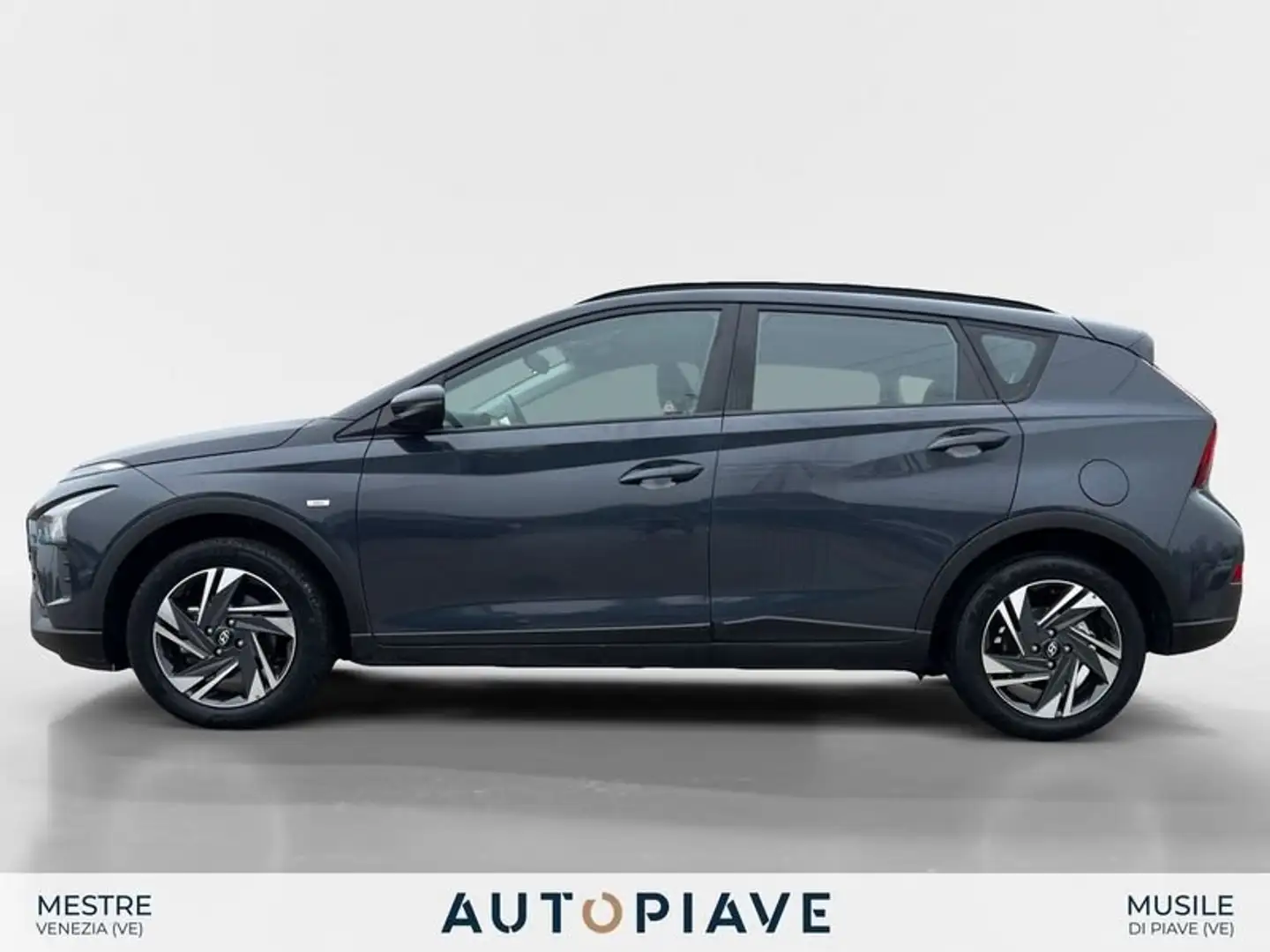 Hyundai BAYON 1.0 T-GDI Hybrid 48V iMT XLine Сірий - 2