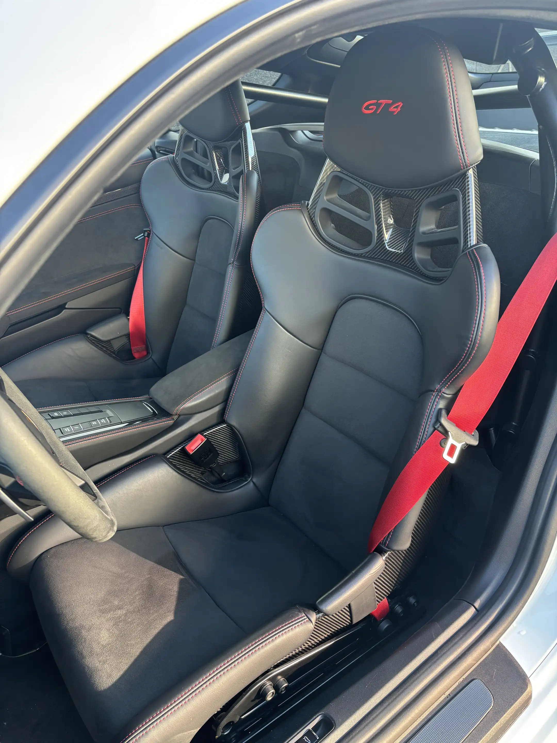 Porsche 718 718 Cayman GT4 PDK - LED - PCCB - CARBON - APPROVE — photo 4