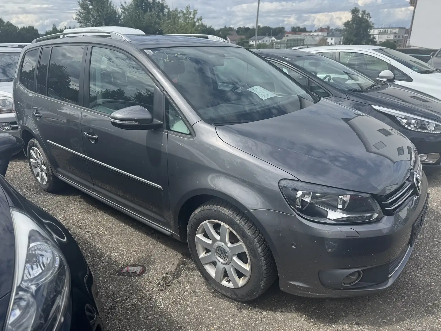 Volkswagen Touran Highline Gris - 1
