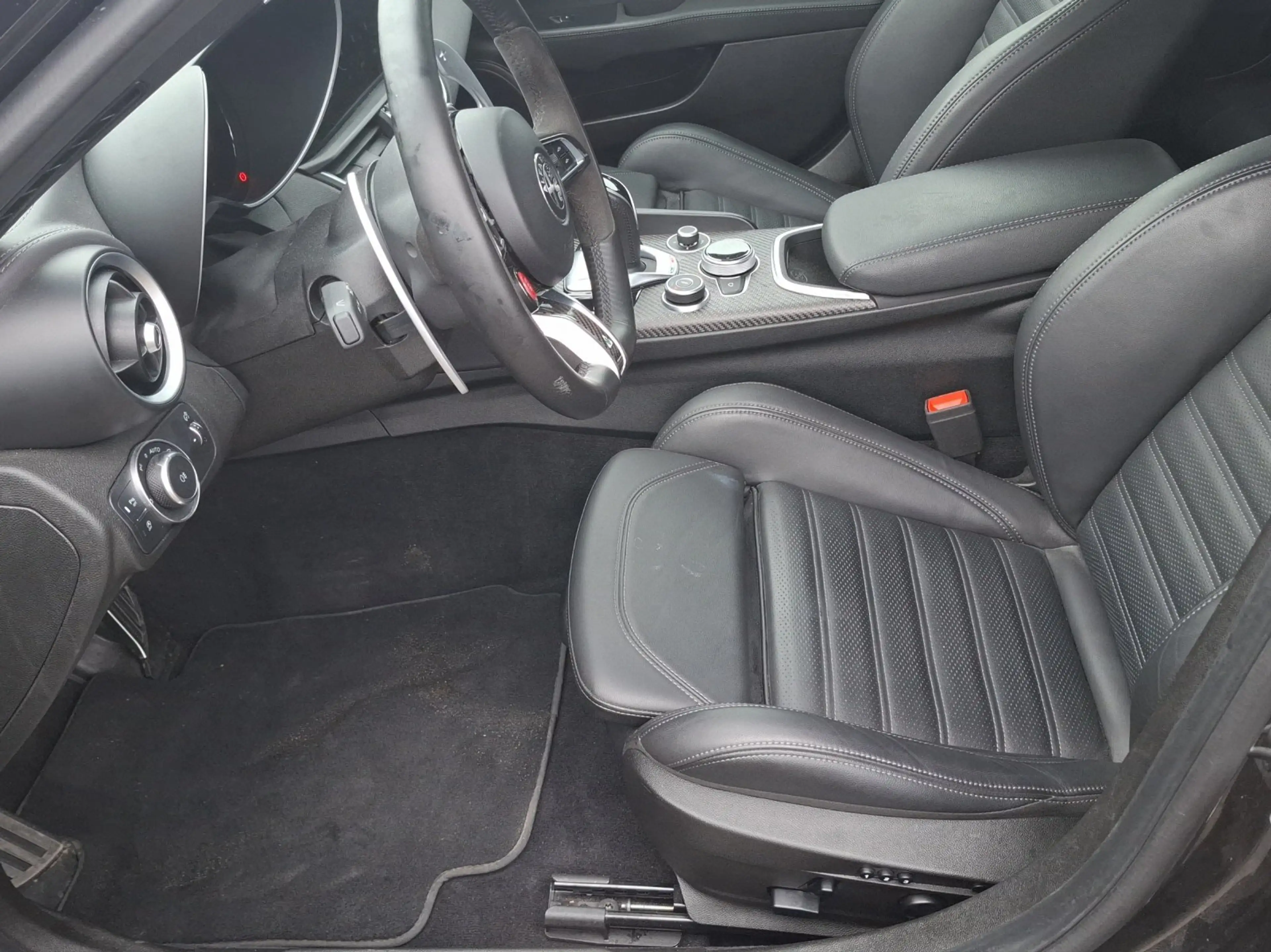Alfa Romeo Giulia Quadrifoglio 2.9 V6 Bi-Turbo Kam.+KeyLess — photo 10