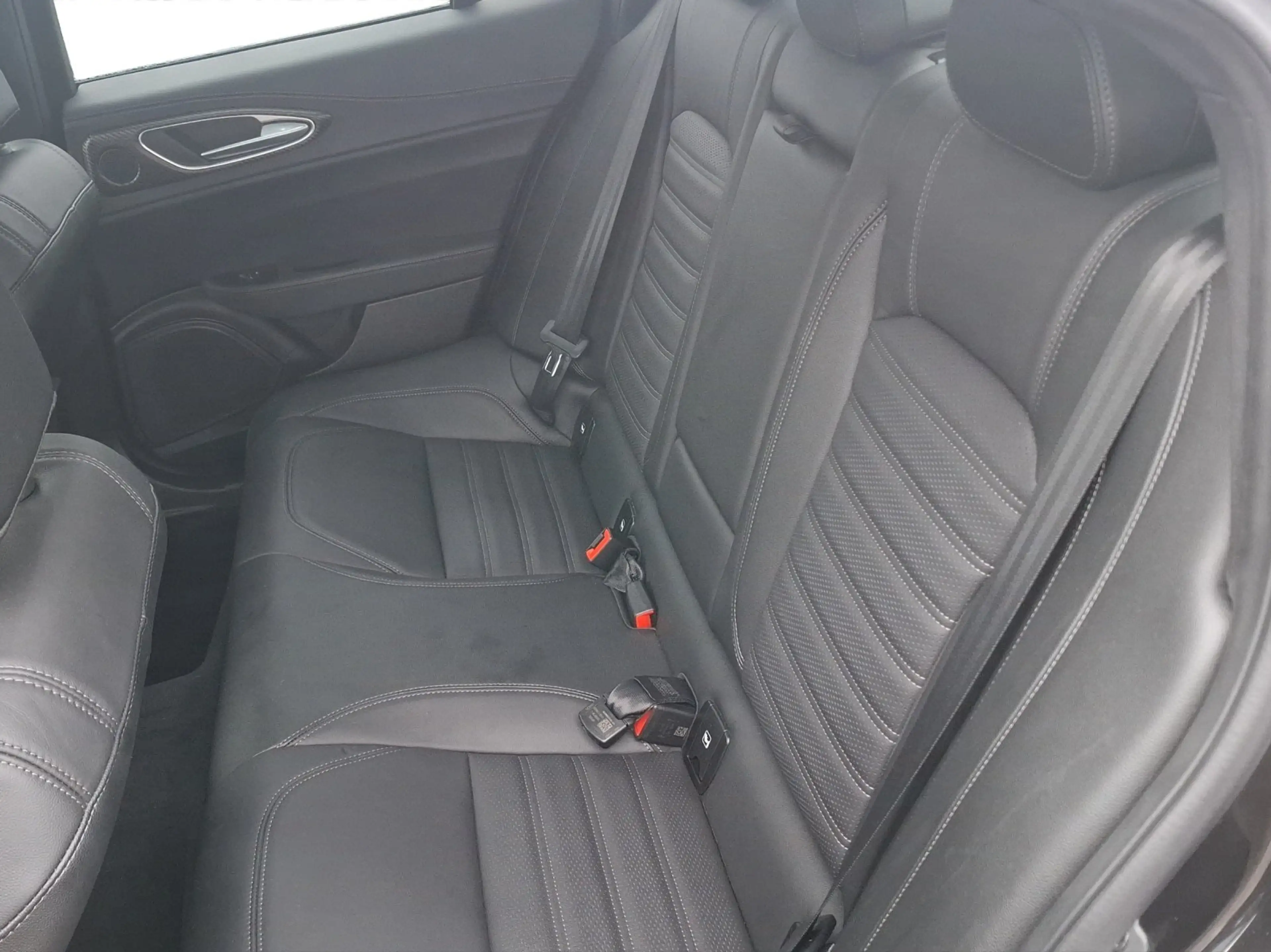 Alfa Romeo Giulia Quadrifoglio 2.9 V6 Bi-Turbo Kam.+KeyLess — photo 13