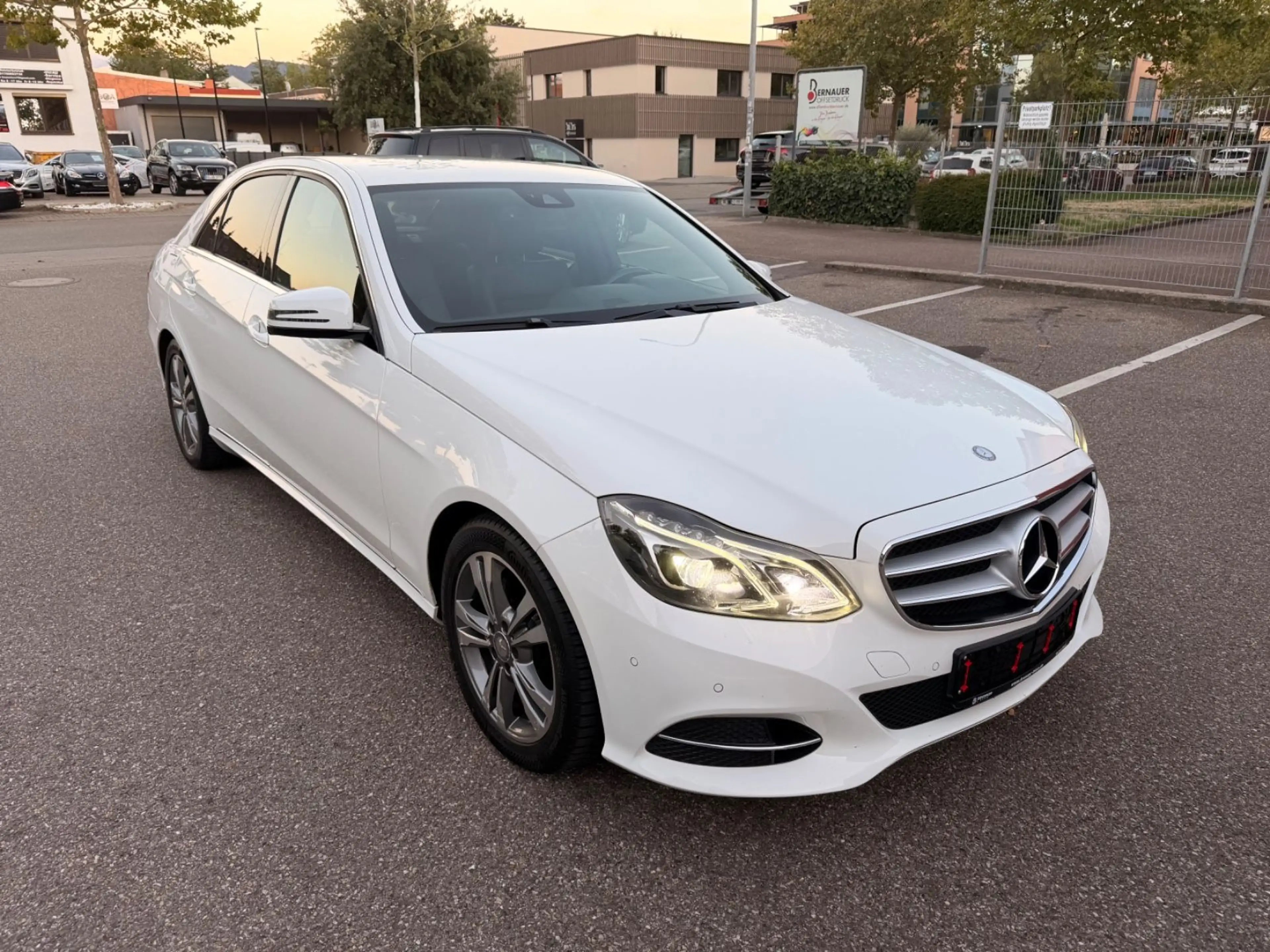 Mercedes-Benz E 200 CGI BlueEfficiency Avantgarde — photo 3