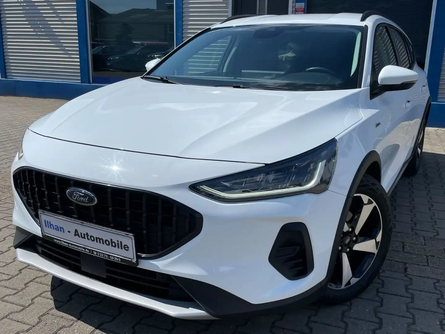 Ford Focus Turnier Active X*LED*NAV*RCAM*PDC*VIRTUAL* Wit - 1