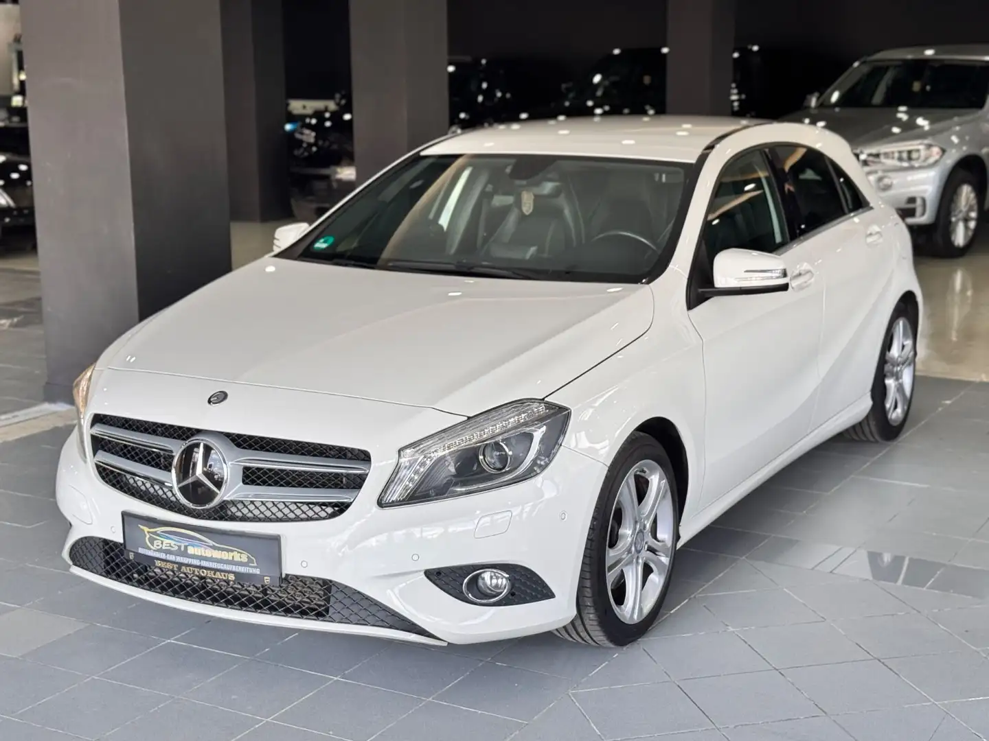 Mercedes-Benz A 180 BlueEfficiency*KLIMA*SHZ*PDC*BI-XENON* Blanc - 2