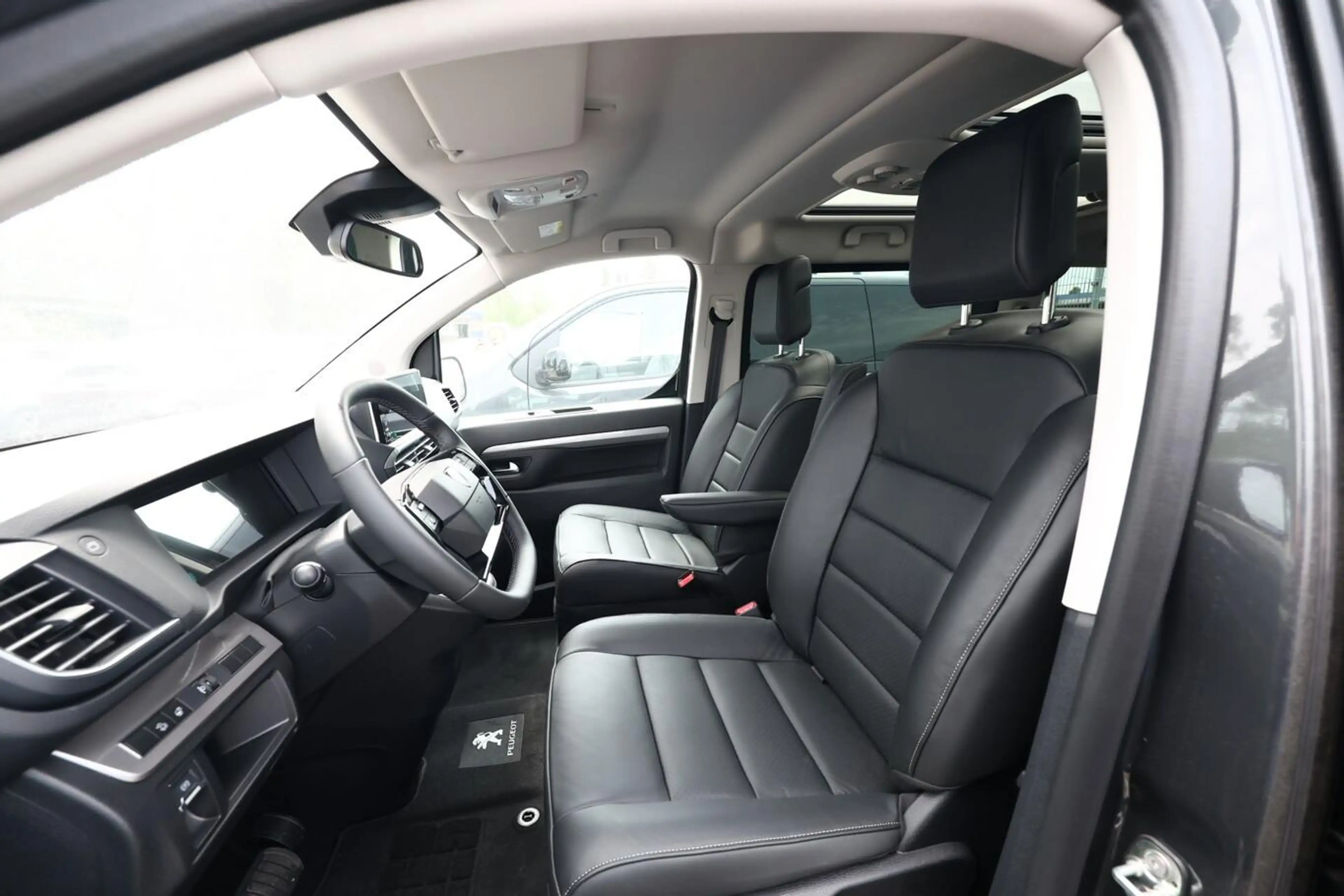 Peugeot Traveller Allure L3 AT 8S StHz AHK Pano Leder BT 132 kW (... — photo 6