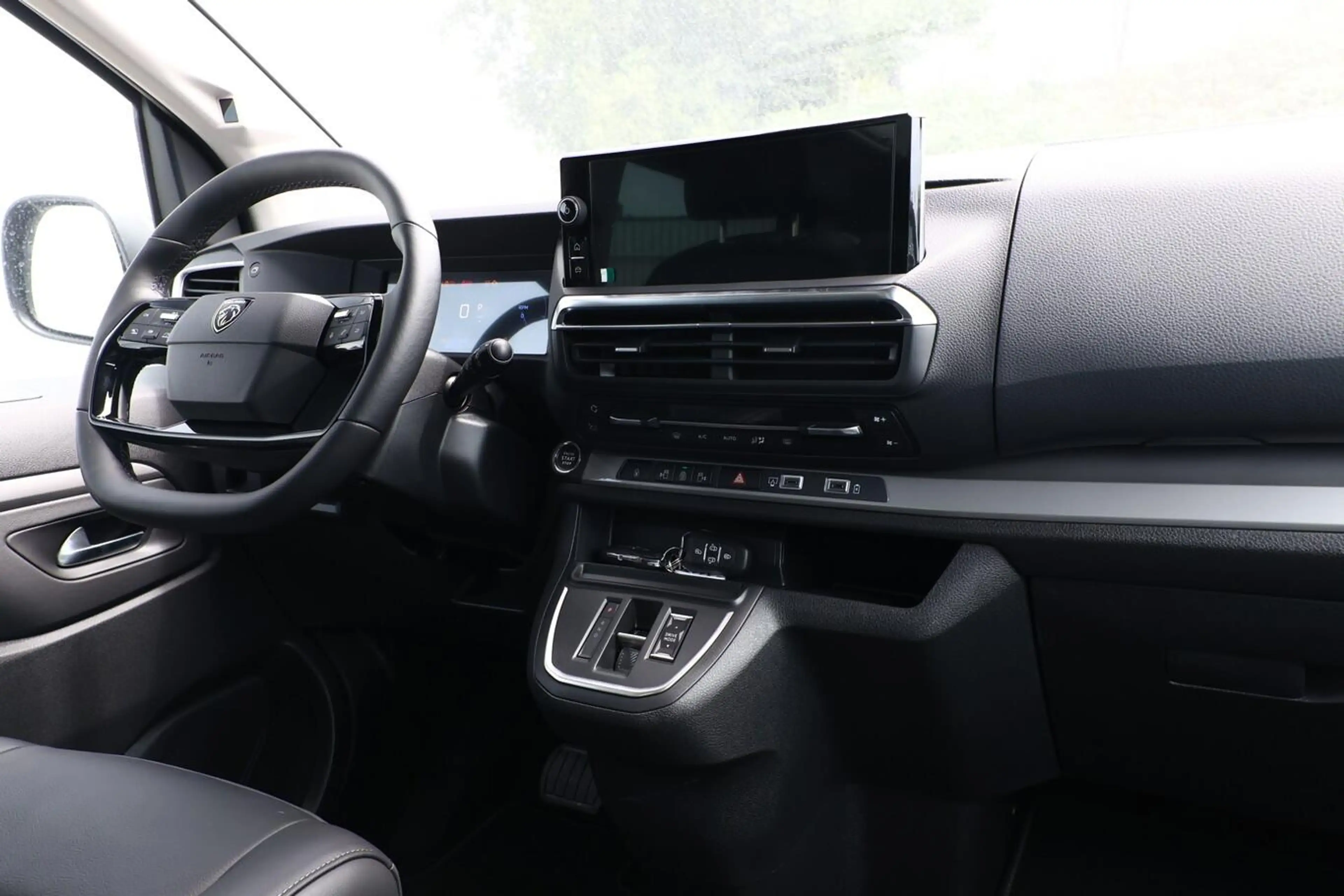 Peugeot Traveller Allure L3 AT 8S StHz AHK Pano Leder BT 132 kW (... — photo 9