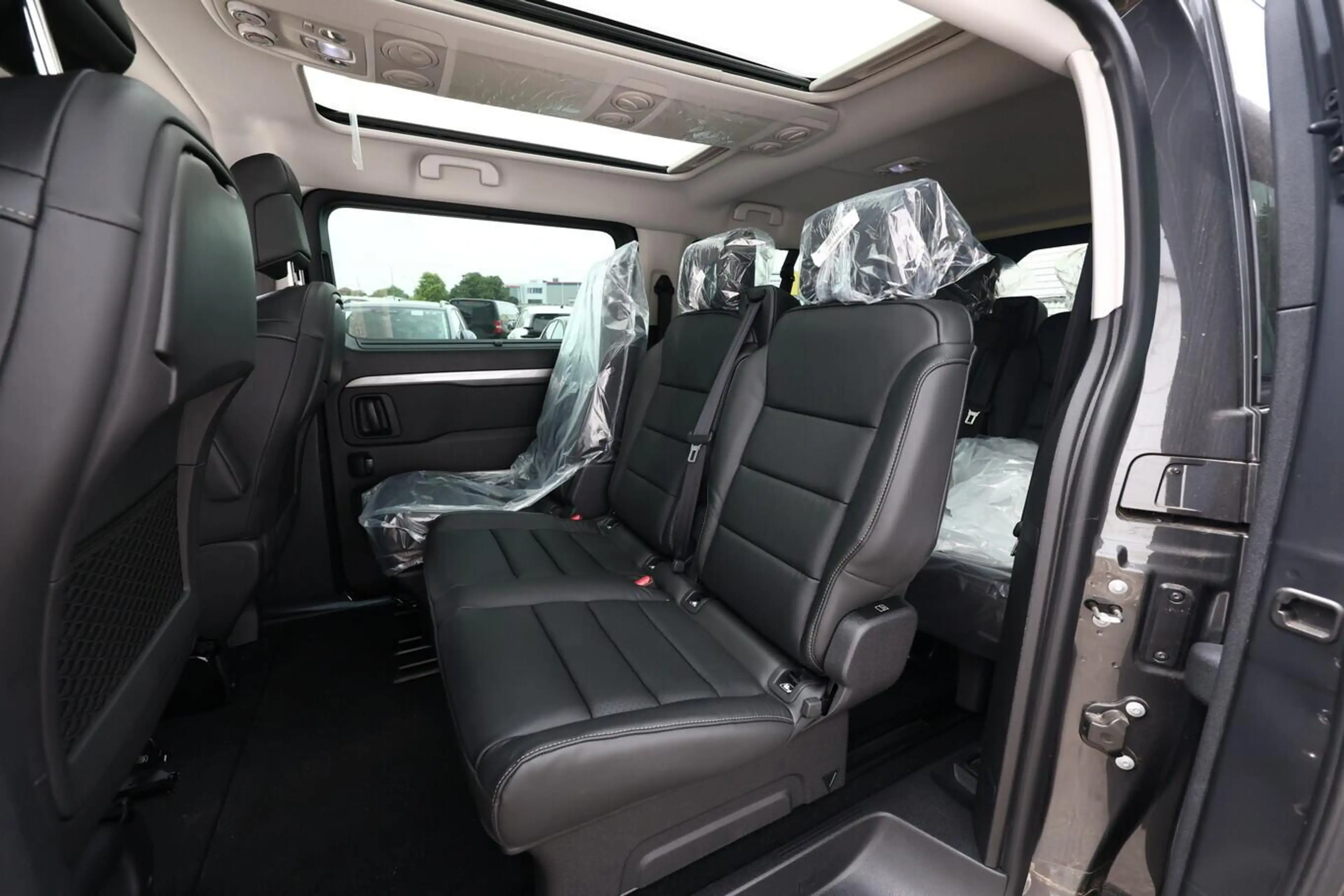 Peugeot Traveller Allure L3 AT 8S StHz AHK Pano Leder BT 132 kW (... — photo 11