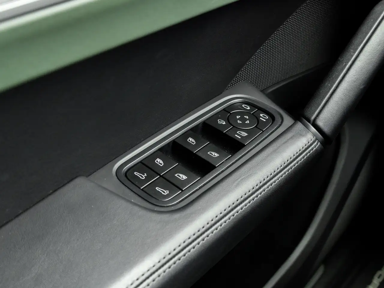 Porsche Cayenne снимка Porsche Cayenne