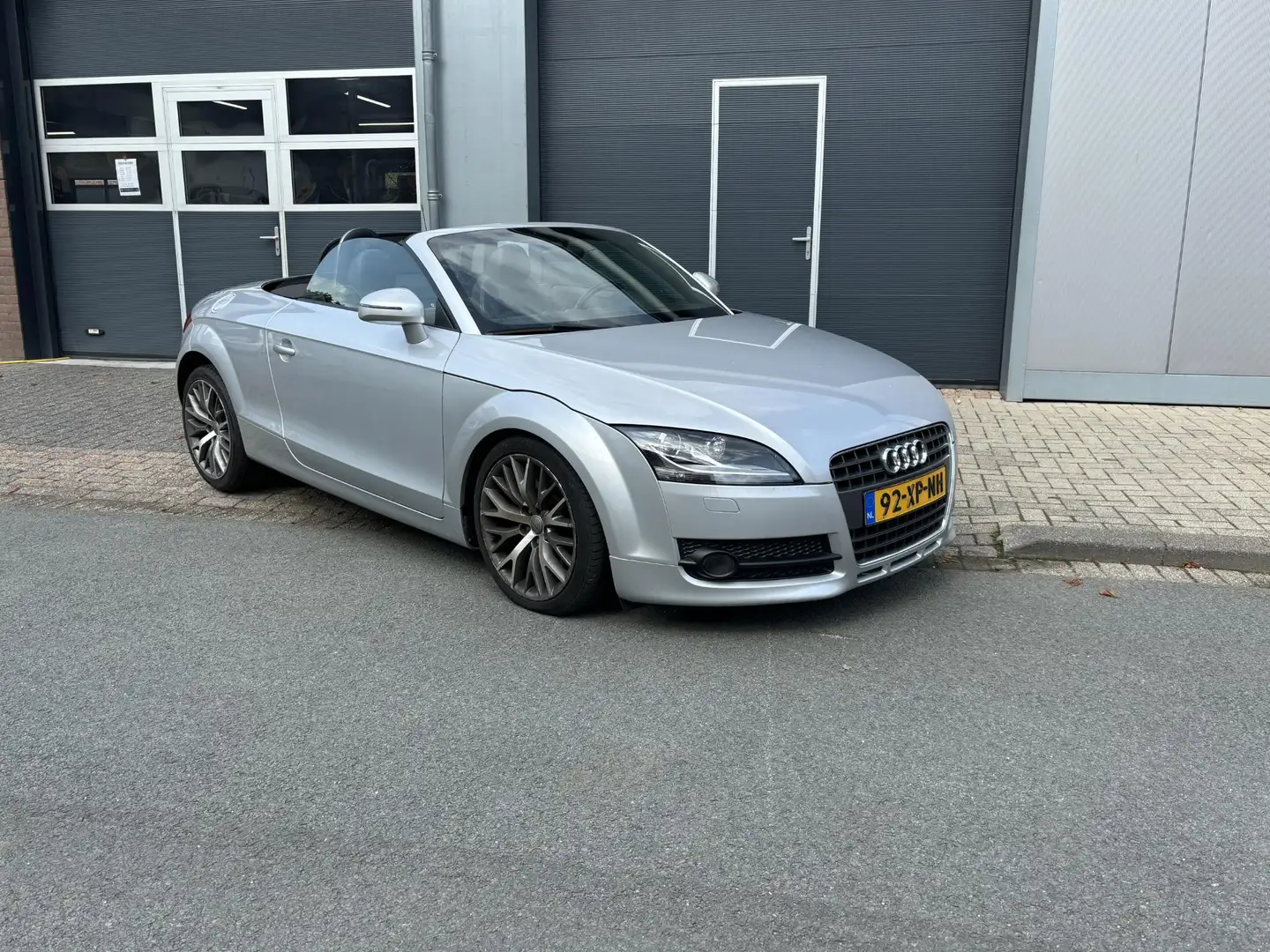 Audi TT Roadster 2.0 TFSI Pro Line Bose | Navigatie| Elect Grijs - 2