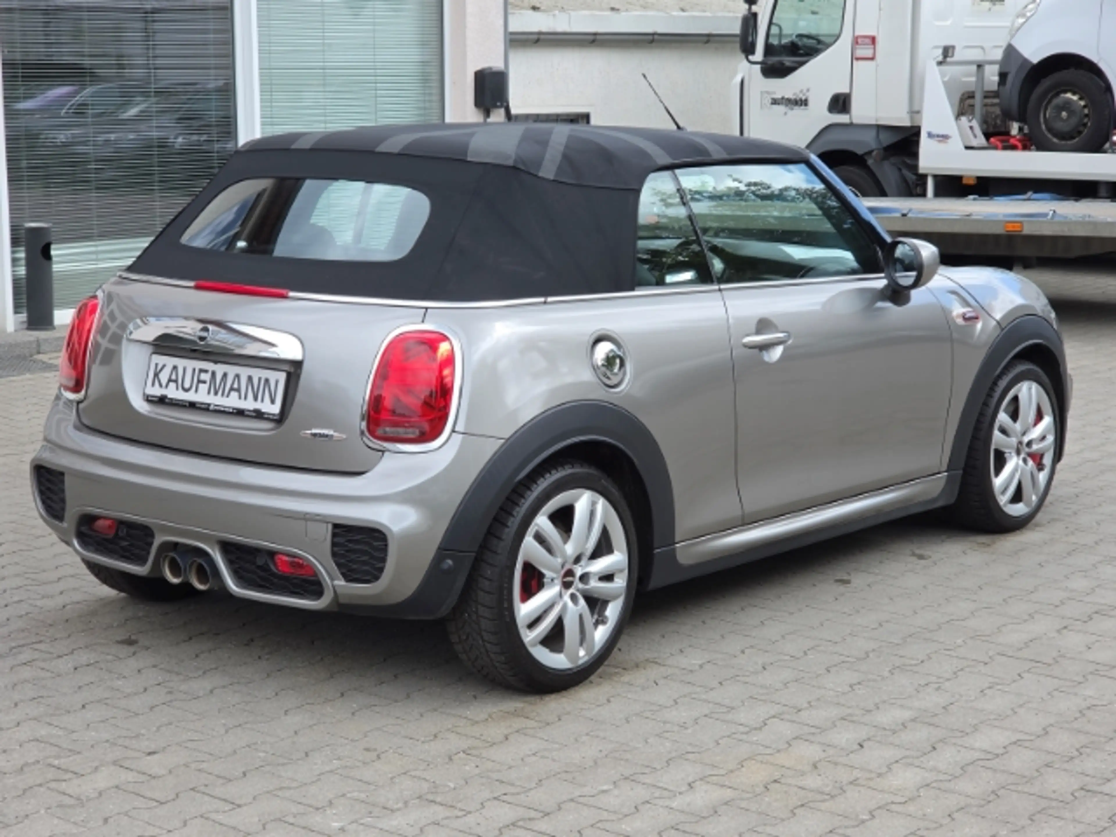 MINI John Cooper Works Cabrio — photo 4