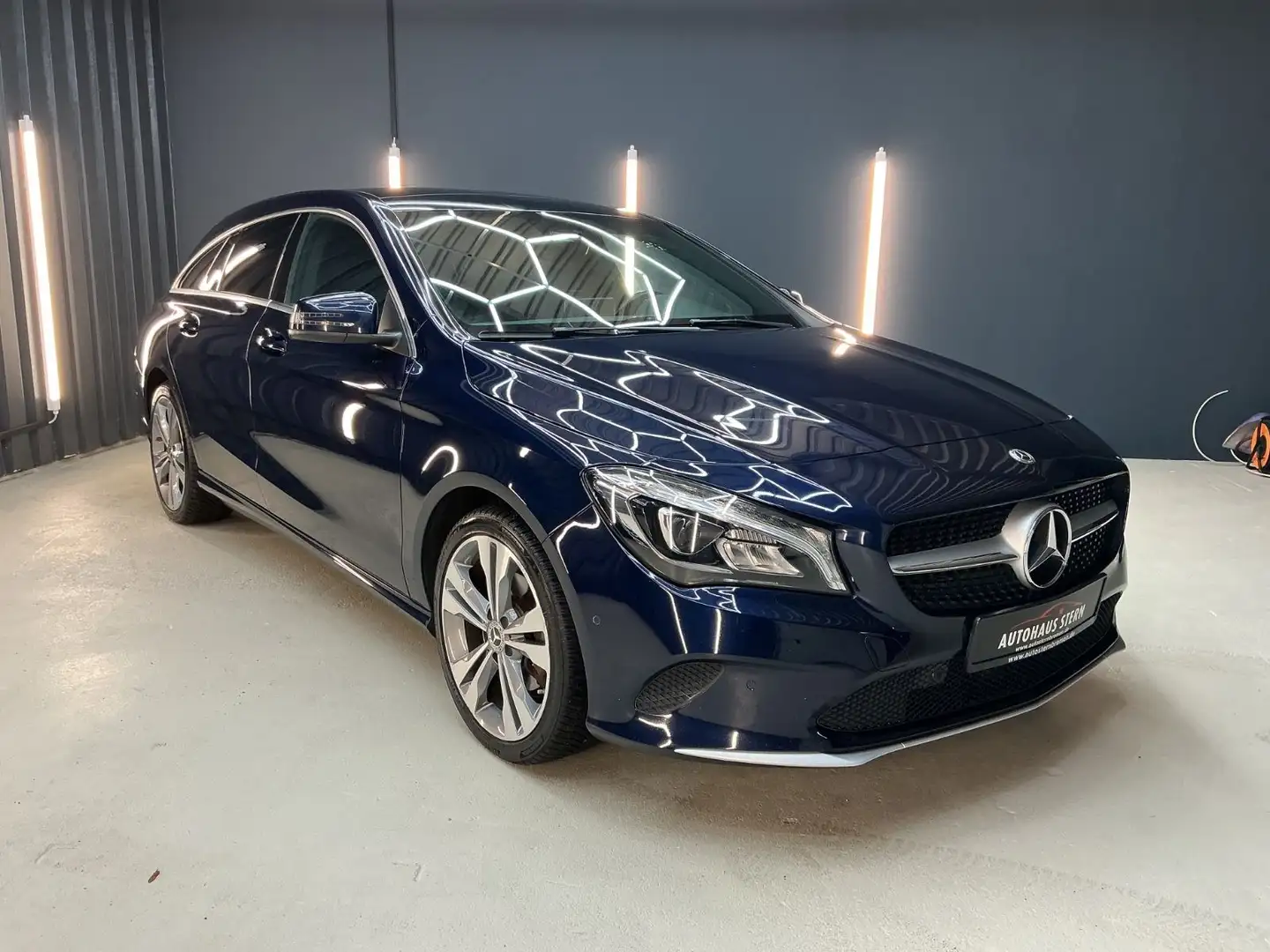 Mercedes-Benz CLA 220 CLA -Klasse Shooting Brake Blau - 1