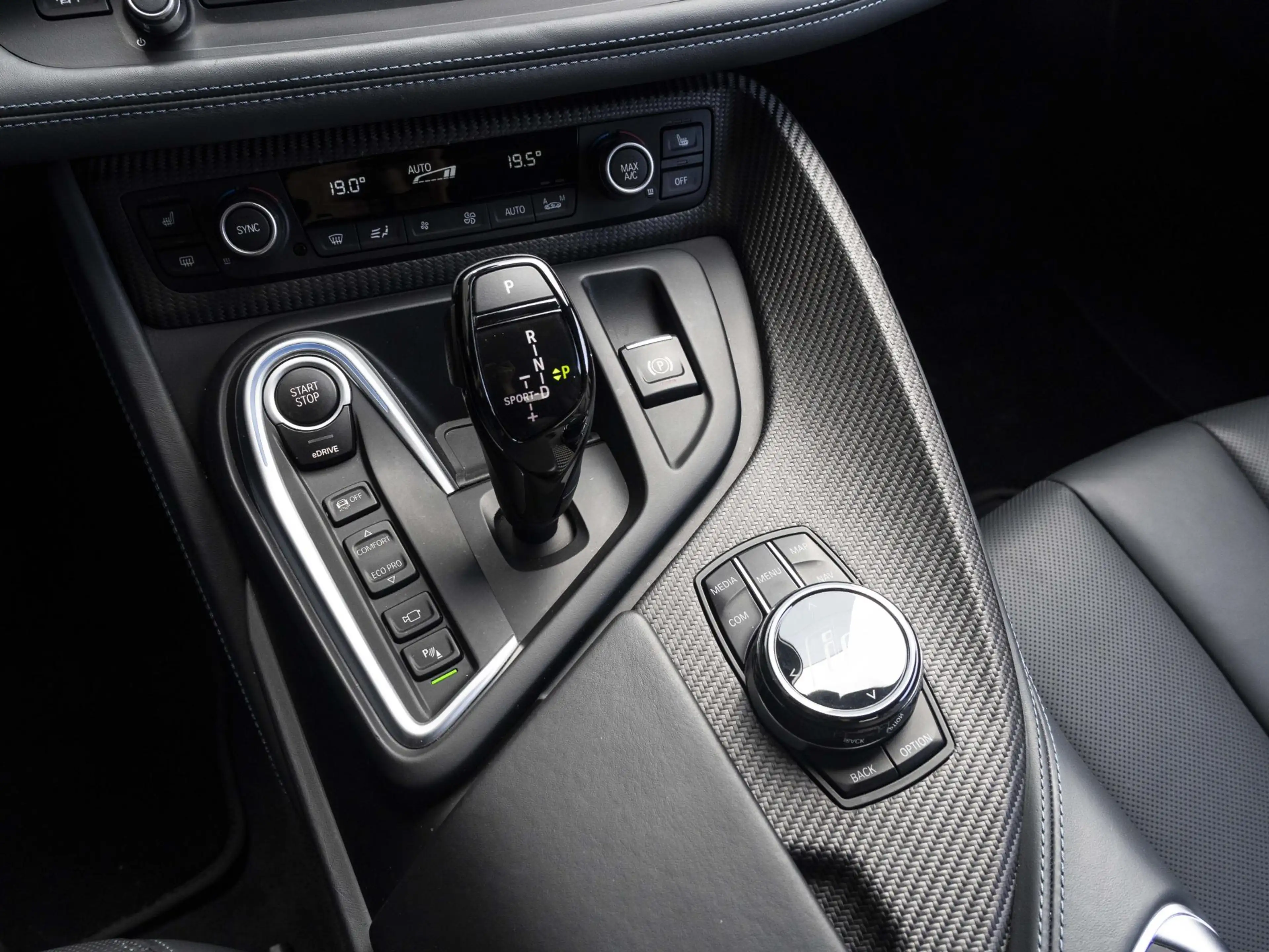 BMW i8 | Comfort Access | Driving Assistant | BMW Laserli — photo 13