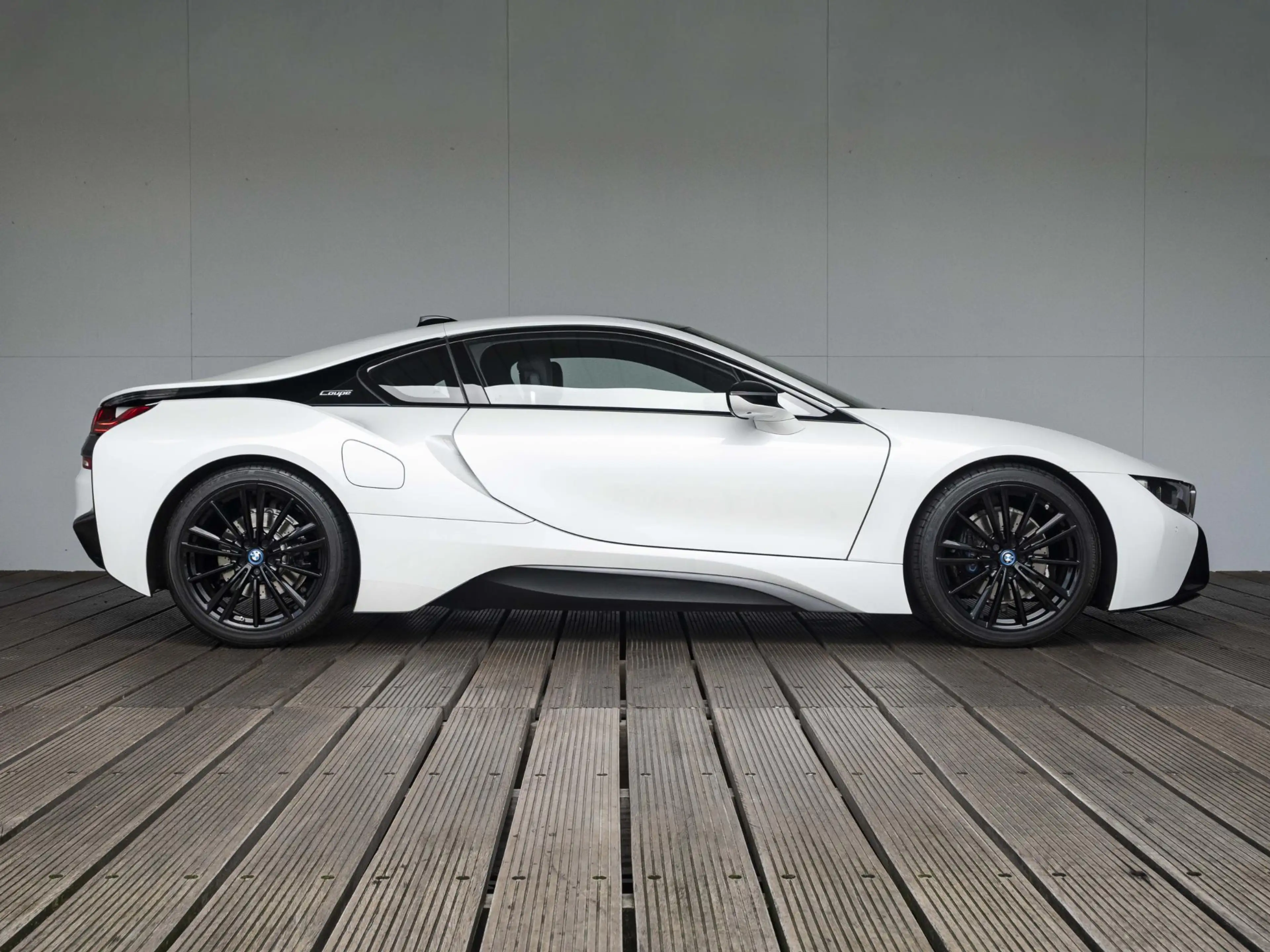 BMW i8 | Comfort Access | Driving Assistant | BMW Laserli — photo 7