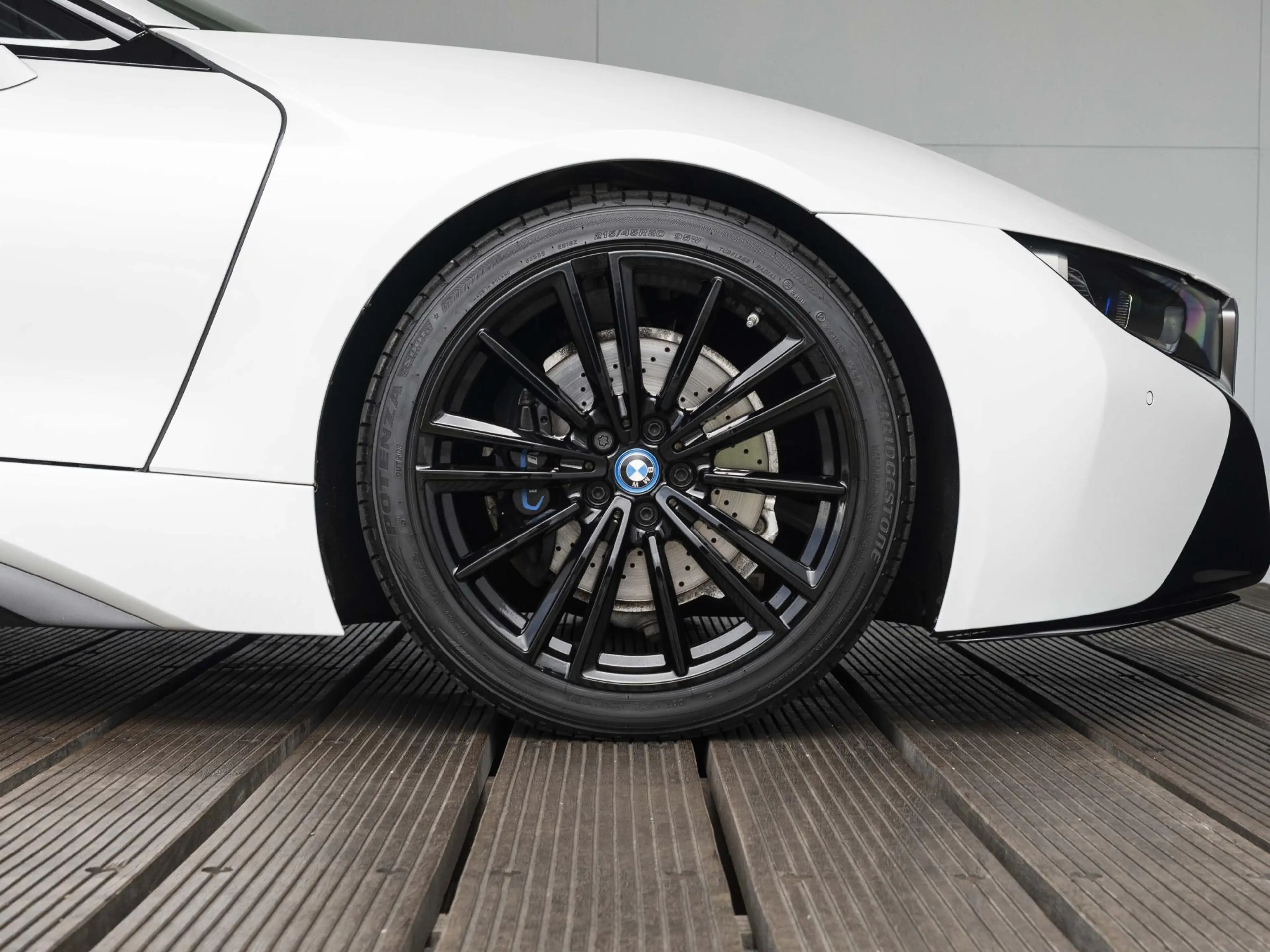 BMW i8 | Comfort Access | Driving Assistant | BMW Laserli — photo 9