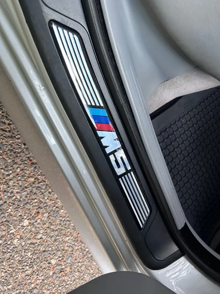 BMW 5 Series photo BMW 5 Series