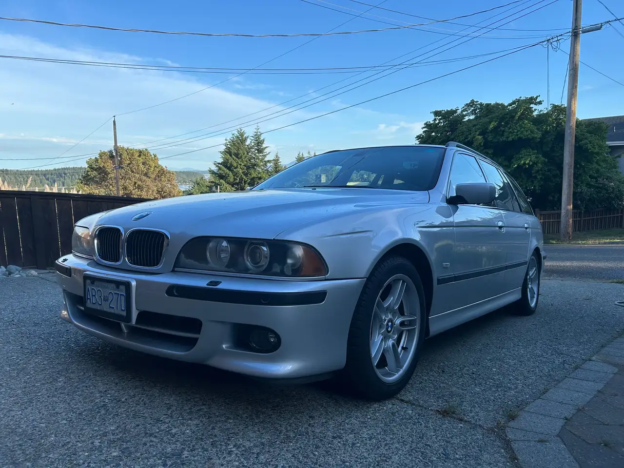 BMW 5 Series photo BMW 5 Series