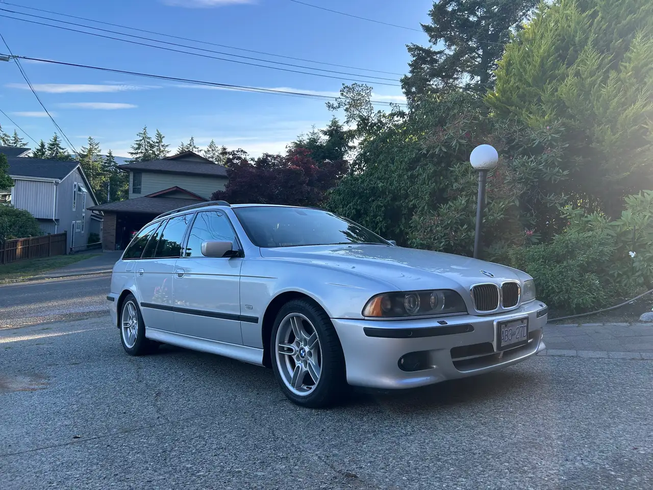 BMW 5 Series photo BMW 5 Series