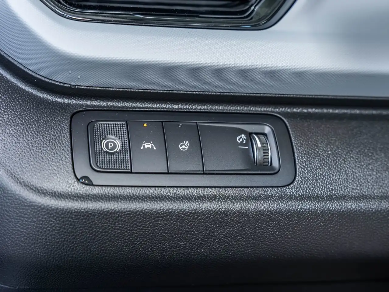 Chevrolet Bolt photo Chevrolet Bolt