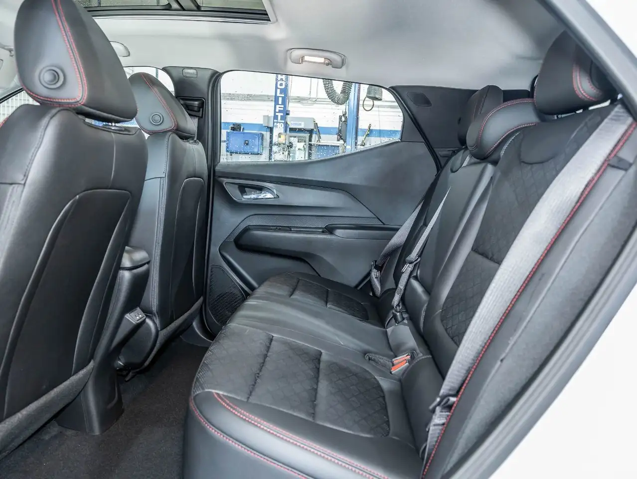Chevrolet Bolt photo Chevrolet Bolt