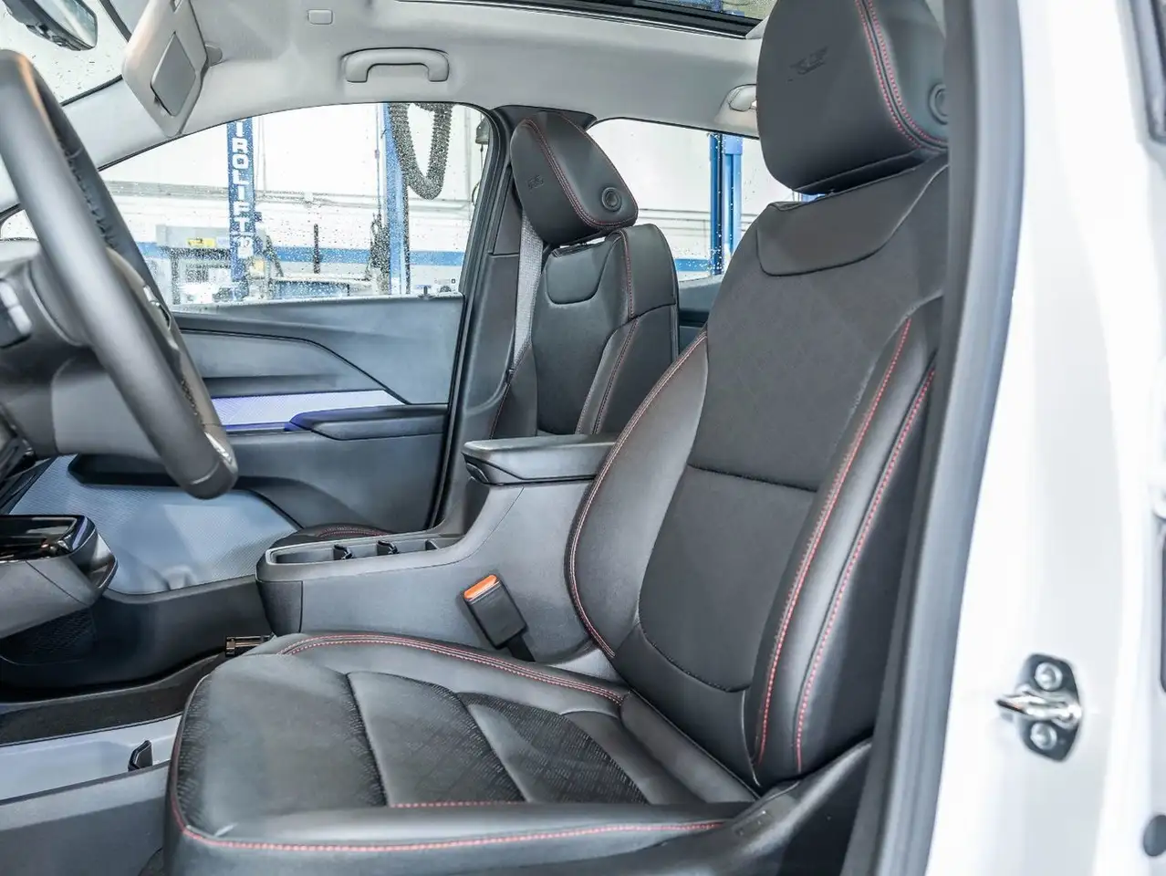 Chevrolet Bolt photo Chevrolet Bolt