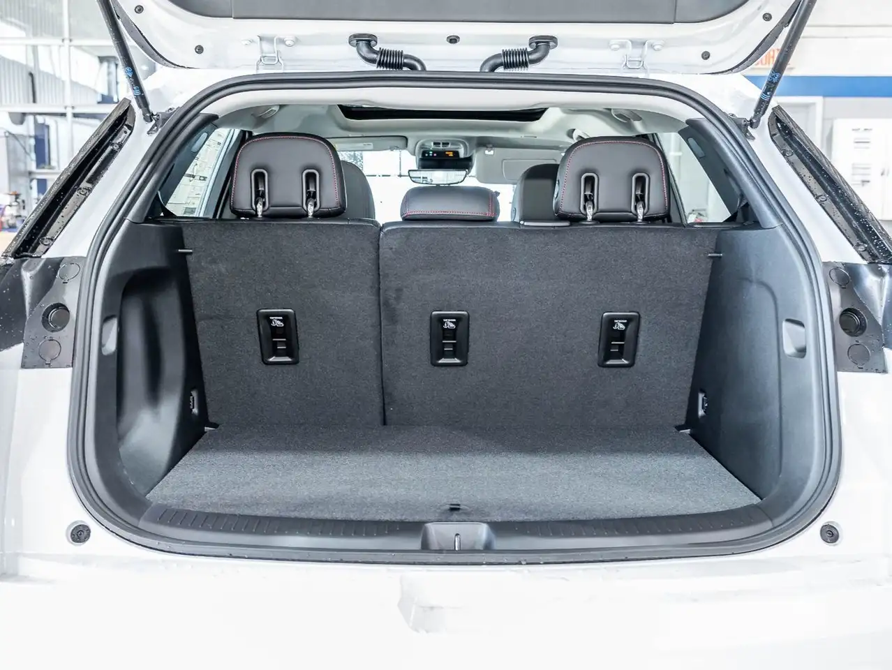 Chevrolet Bolt photo Chevrolet Bolt
