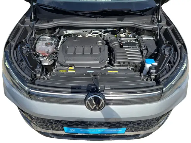 Volkswagen Tiguan view 12