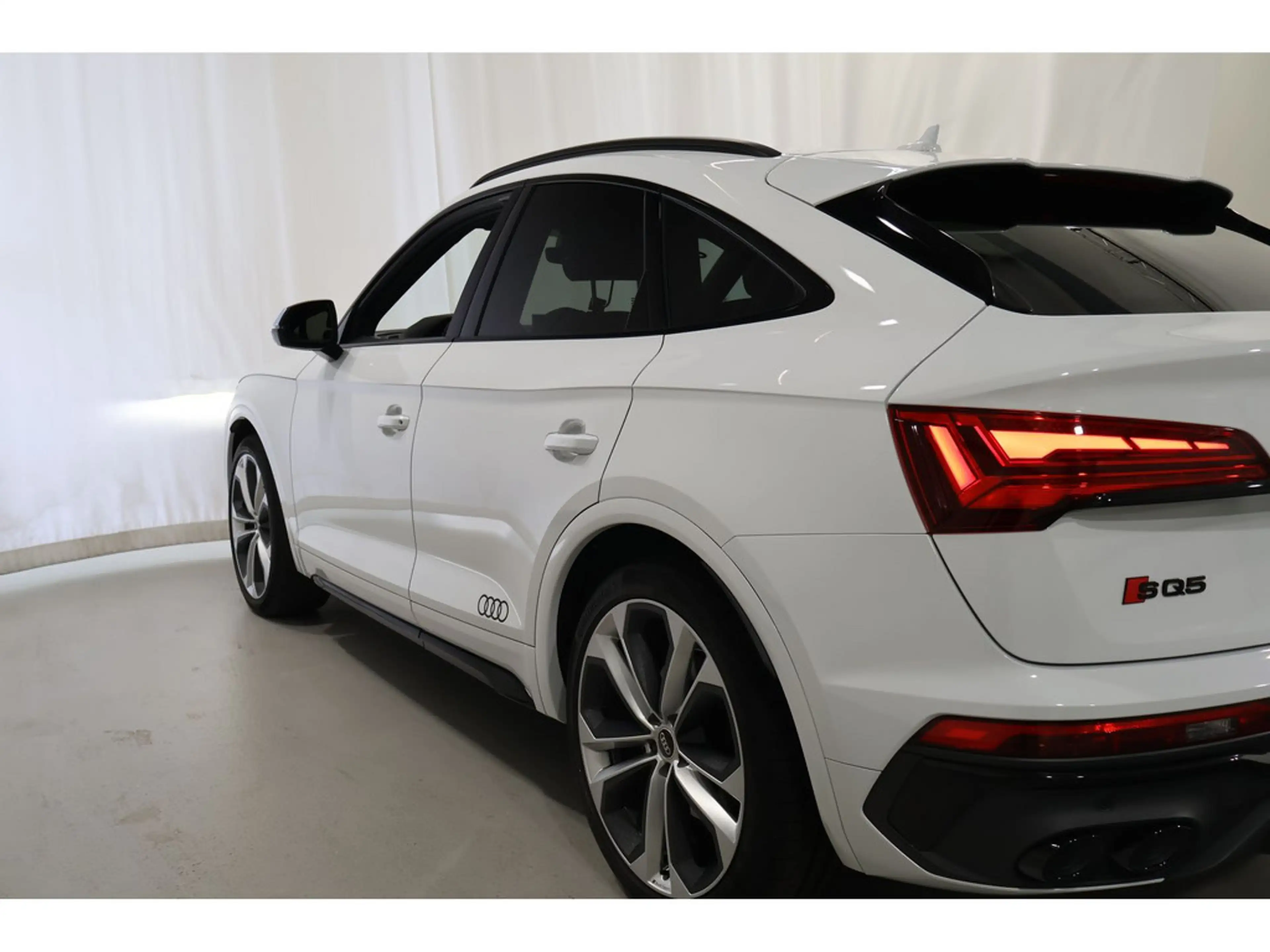 Audi SQ5 Sportback 3.0 TDI quattro B&O*Pano*Standheizung — photo 13