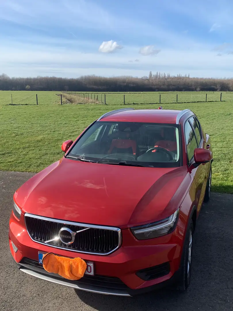 Volvo XC40 XC40 T3 Geartronic Momentum Pro Červená - 1