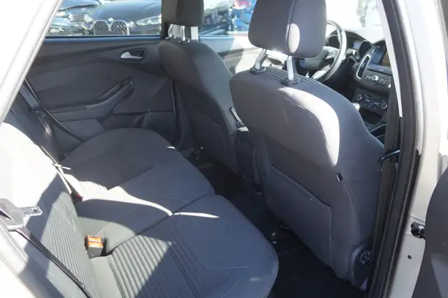 Ford Focus view 11