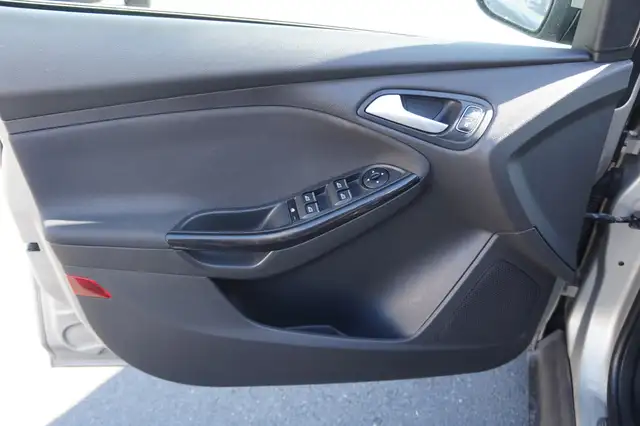 Ford Focus view 4