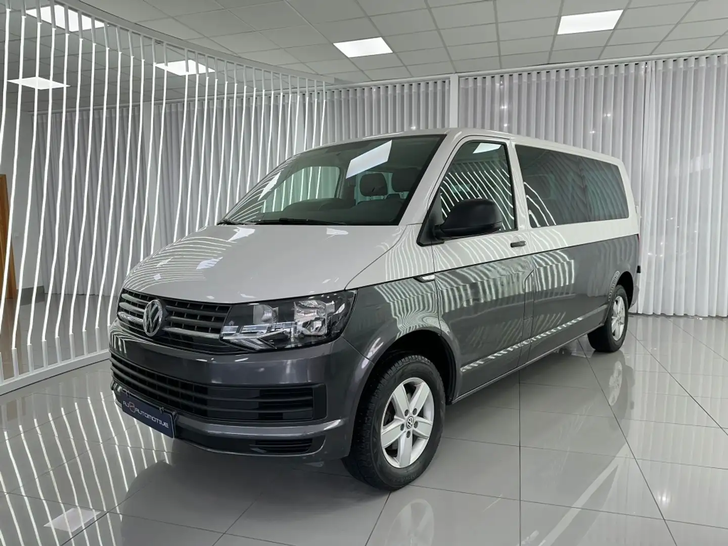 Volkswagen T5 Caravelle 2.0 TDi Gris - 1