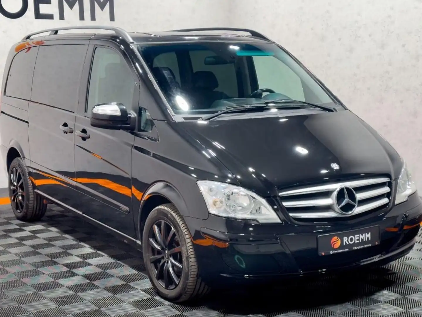 Mercedes-Benz Viano Viano V6 3.0 CDI BlueEfficiency Compact Trend A Schwarz - 2