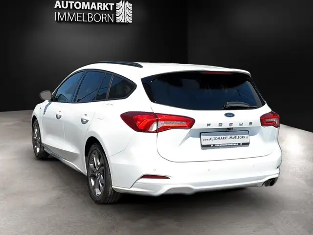 Ford Focus view 5