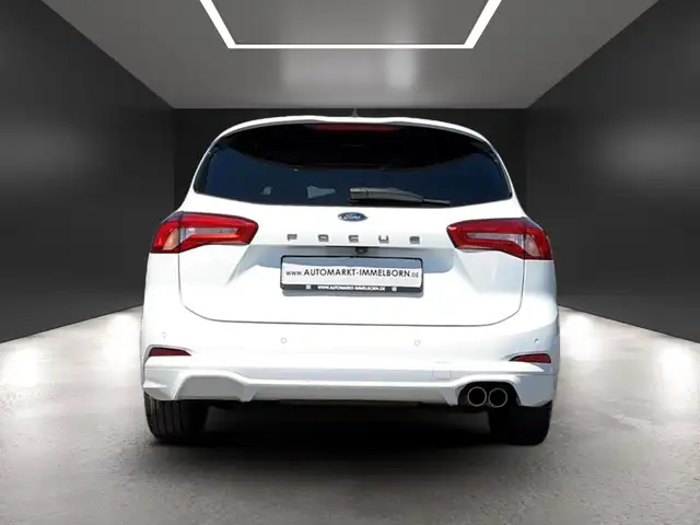 Ford Focus view 10