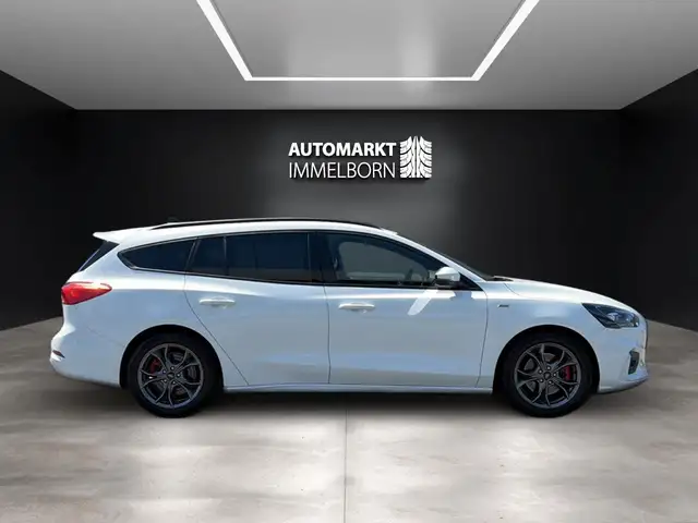 Ford Focus view 11
