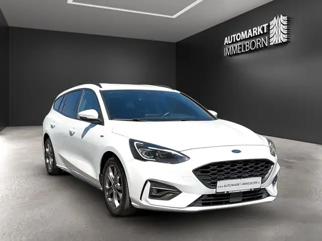 Ford Focus view 2