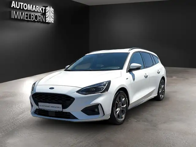 Ford Focus view 3